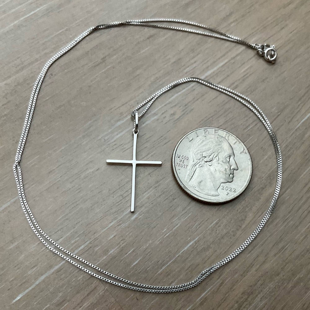 Delicate Cross Necklace 750 white gold